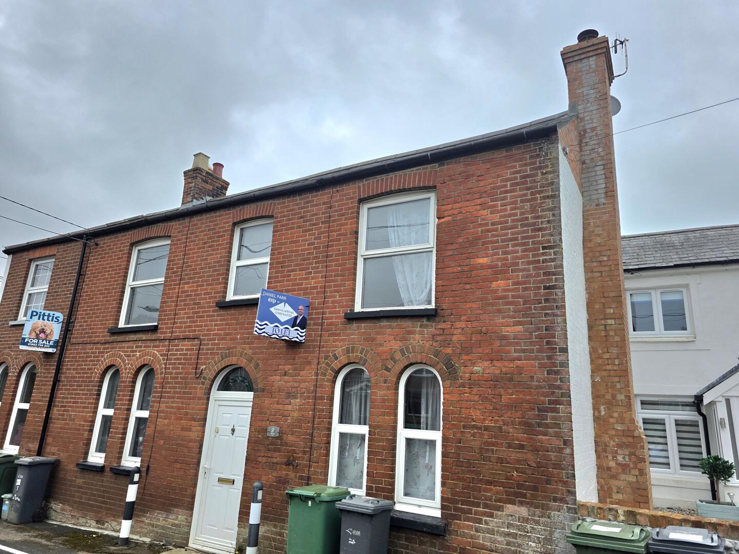 3 bed property in Camp Road, Freshwater
